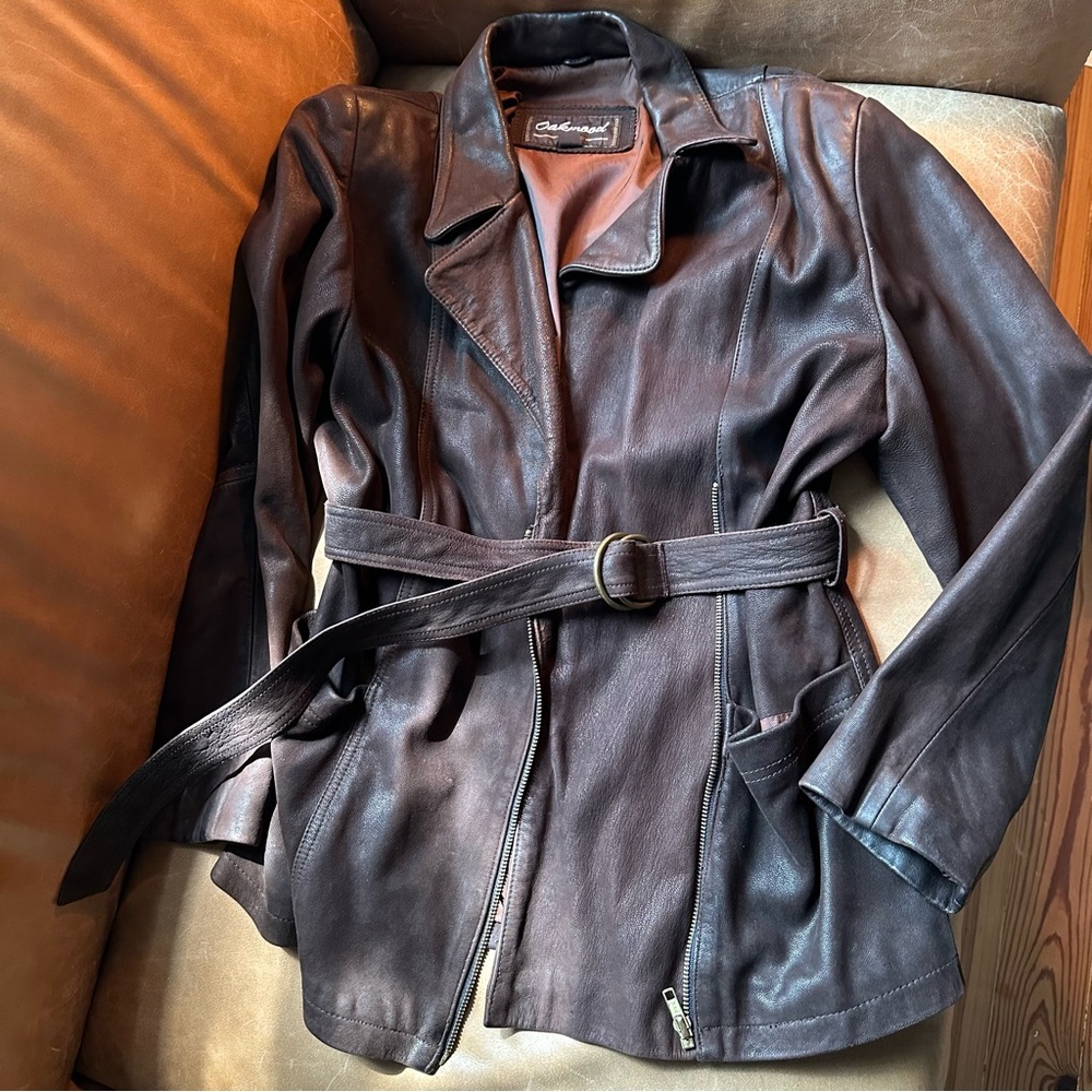 Vintage dark brown leather belted zip jacket western
Y2K buttery soft coastal - Picture 4 of 15